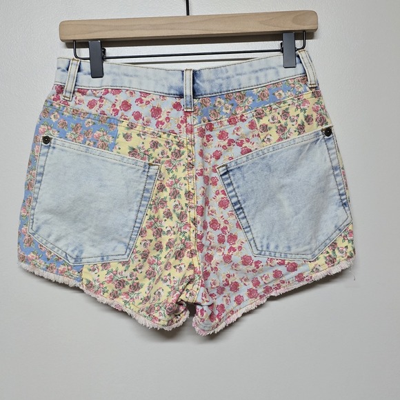 Anthropologie Farm Rio Patchwork Multi Floral Denim Shorts Boho Festival Sz 26 - Picture 4 of 7